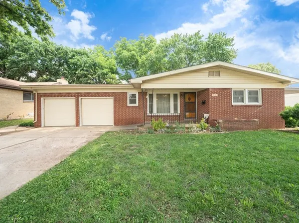 518 Riverdale Dr, Mulvane, KS 67110