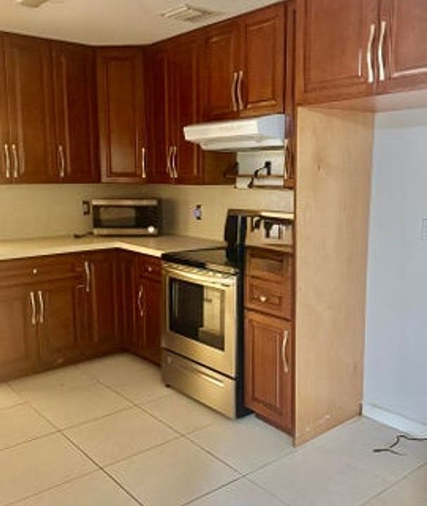 1st image of 931 Hibiscus Dr