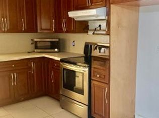 931 Hibiscus Dr, Royal Palm Beach, FL 33411