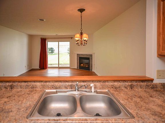 4th image of 410 Hawley Dr