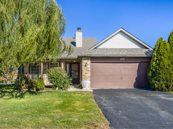 1256 Concord Dr, Elgin, IL 60120