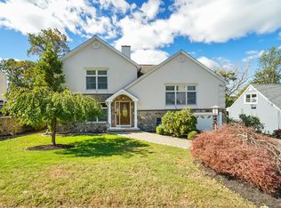 105 Candlewood Dr, Yonkers, NY 10710