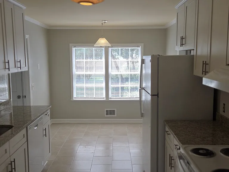124 Cedar Vale Dr — Photo 7