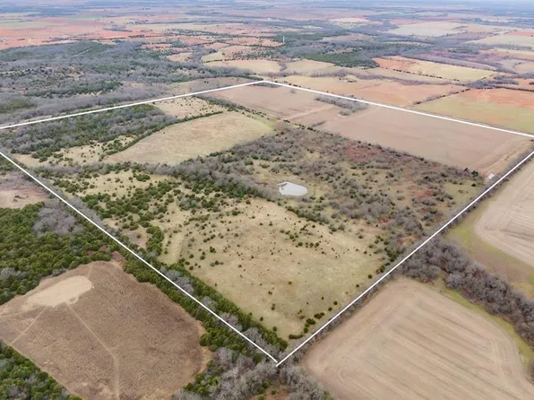 2423 25th Rd, Chanute, KS 66720