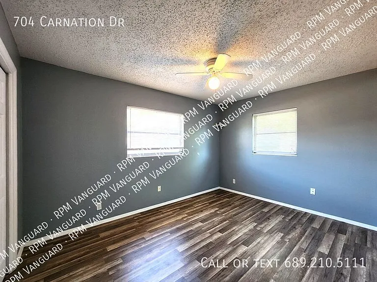 704 Carnation Dr — Photo 10