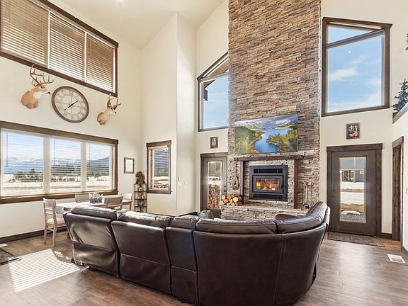 4th image of 1884 Little Pine Rd