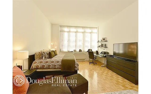 Rented by Douglas Elliman | media 11