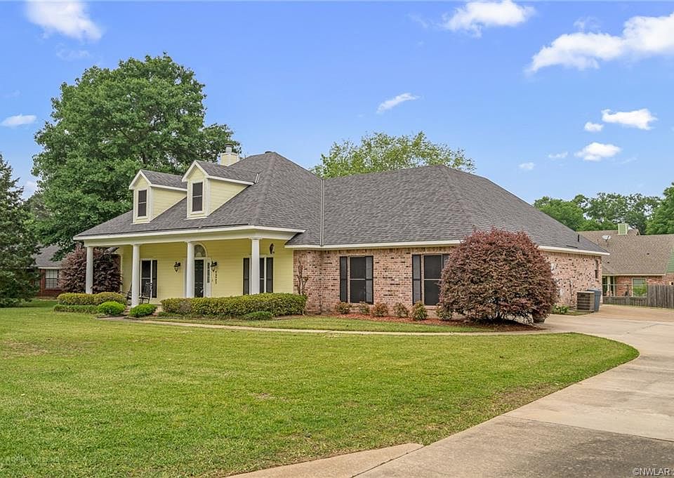 1st image of 10423 Willoughby Cir