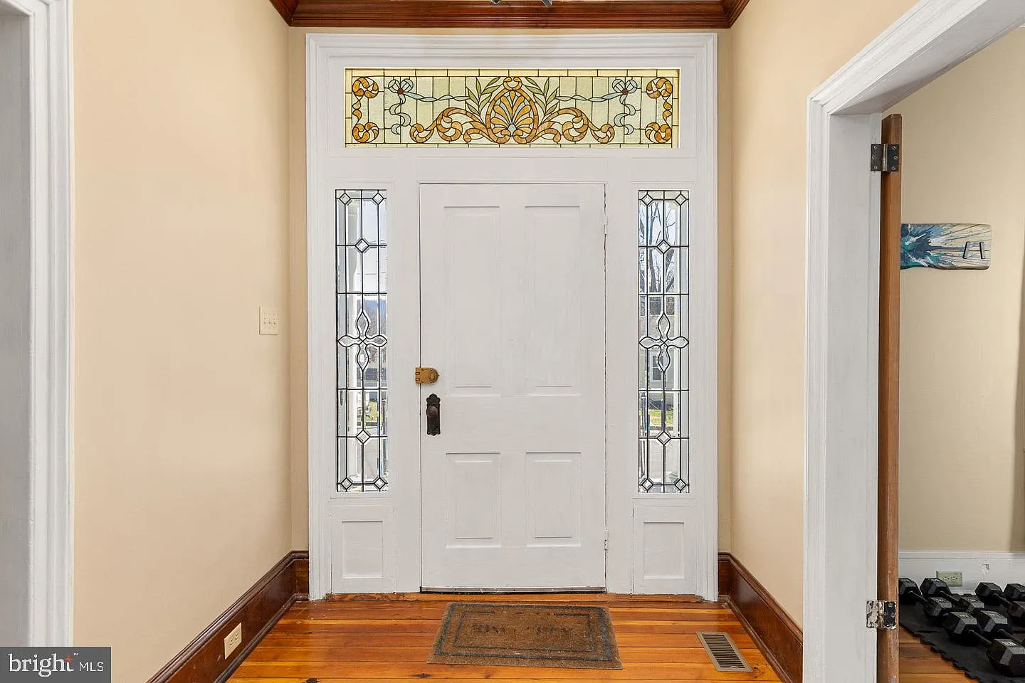 5 bed, 3.5 bath, 2892 sqft, $2,500 — Photo 2