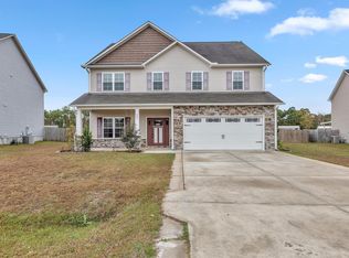 401 Inverness Dr, Hubert, NC 28539