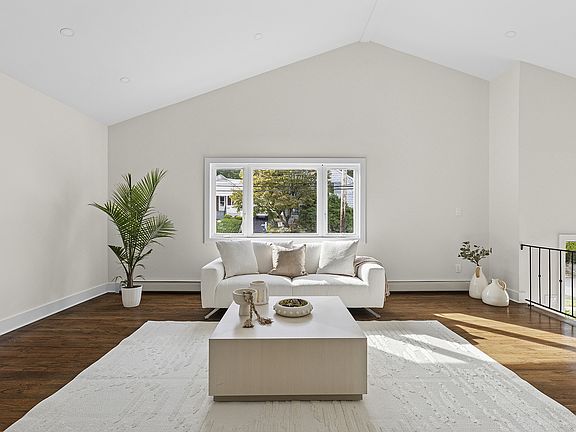 4th image of 21A Neulist Ave