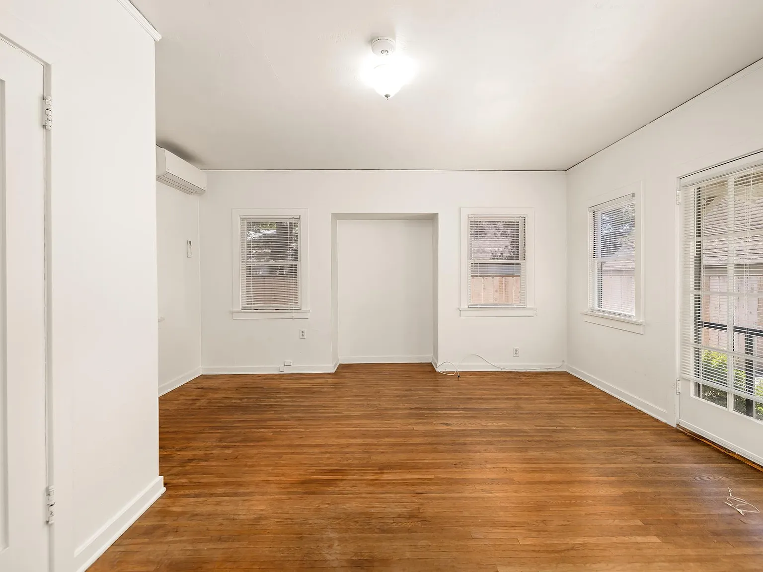 828 Harvard Ave — Photo 4