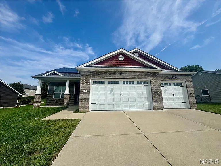 315 Star Ln — Photo 1