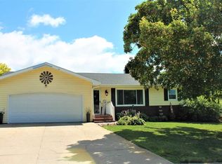408 N 27th St, Norfolk, NE 68701