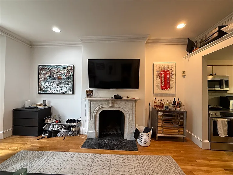449 Beacon St #6 — Photo 7