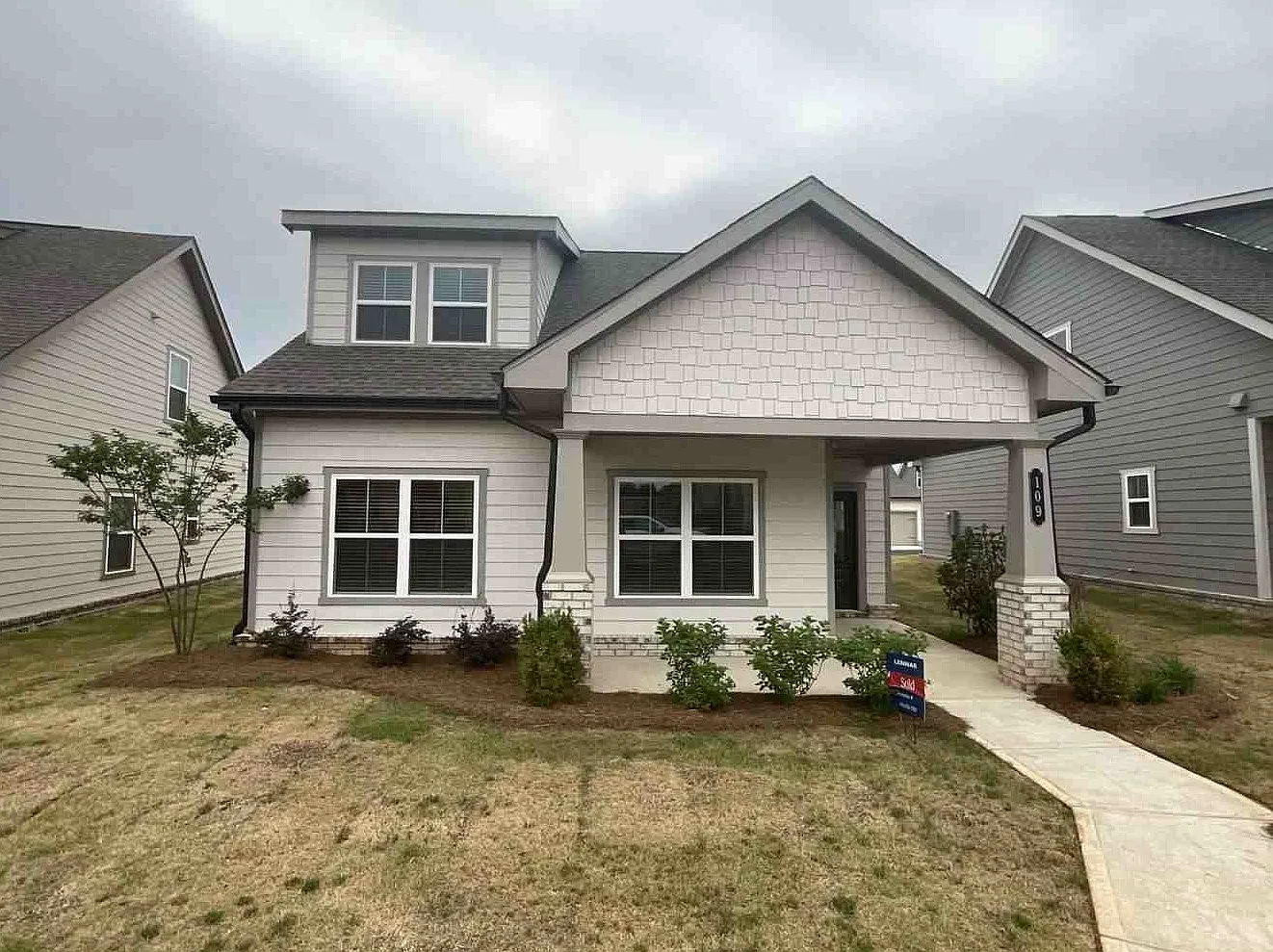3 bed, 2.5 bath, 1660 sqft, $2,050 — Photo 2