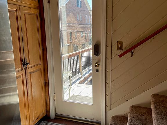 5th image of 211 W 51st St #2