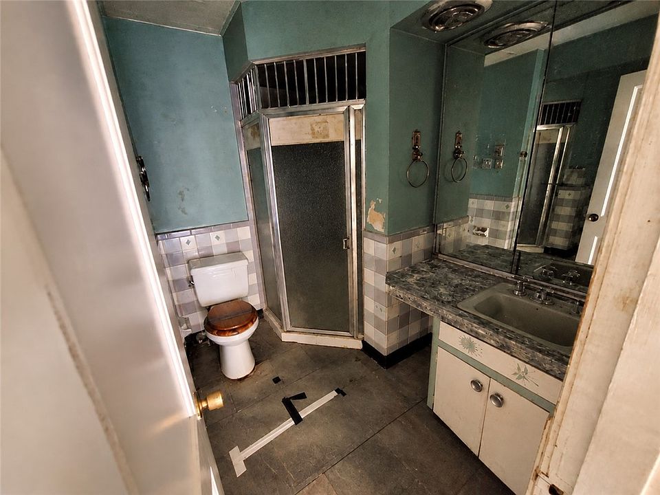 19th image of 308 W Hudson Ave