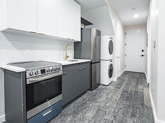 2nd image of 81 Beadel St Unit 1R