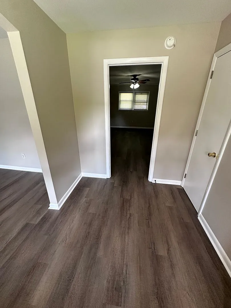 706 Fremont Drive — Photo 2