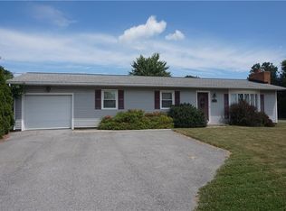 1068 Maiden Ln, Rochester, NY 14615