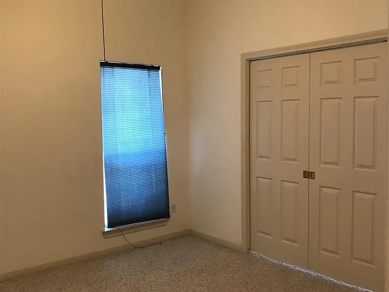 2429 Chantilly Ln — Photo 27