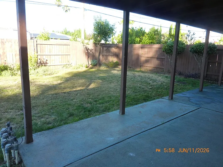 2637 Cordova Ln — Photo 20