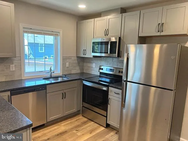 215 E Linden St #2 — Photo 5
