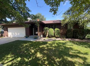 1209 E Grant St, Centerville, IA 52544