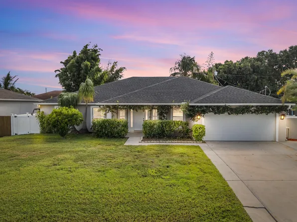 1074 SW Eckard Avenue, Port St Lucie, FL 34953