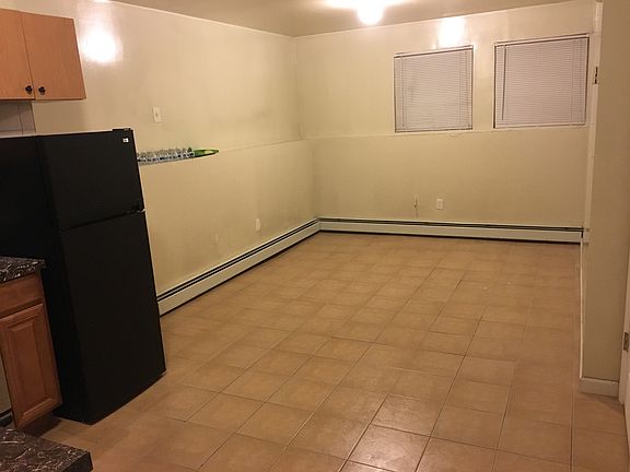 4th image of 319 Hamden Ave