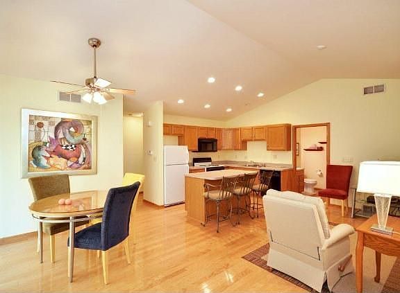 4th image of 519 S Keeney Ave