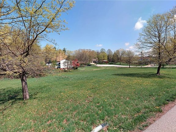 3rd image of V/l Somrack Dr