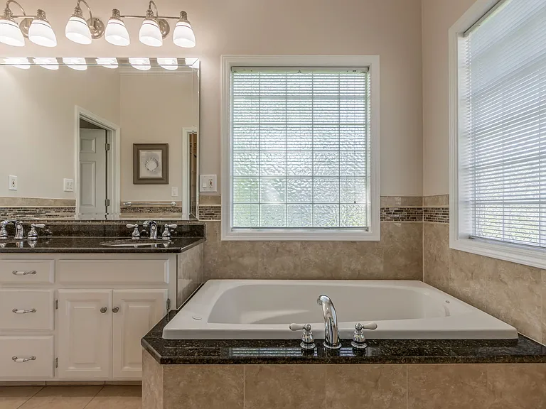 12515 Hollingsworth Rd — Photo 21