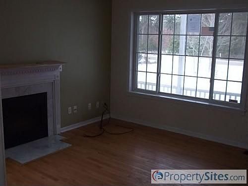 5th image of 4920 Red Pine Dr