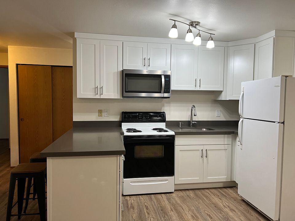 1st image of 4550 7th Ave NE APT 102