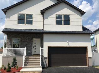 2 Terrace Dr, Englishtown, NJ 07726