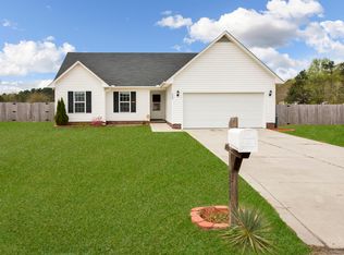 533 Driftwood Ln, Raeford, NC 28376