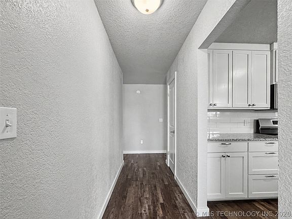 3rd image of 1202 S Ross Ave