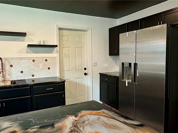 5th image of 19701 Meadowlark Ln