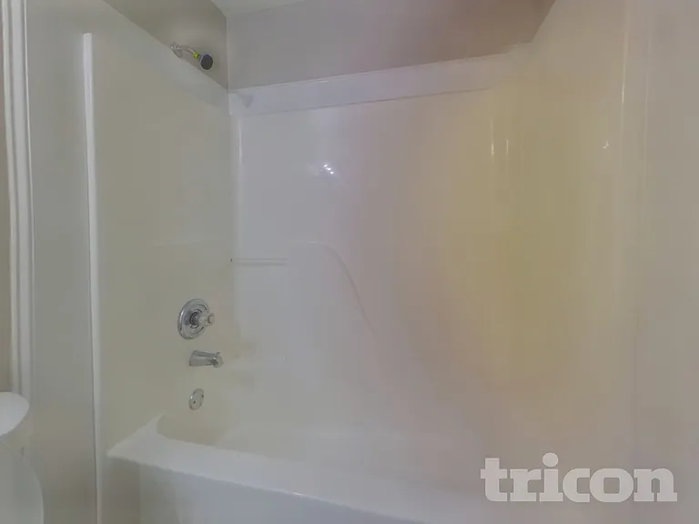 225 Victoria Blvd — Photo 11