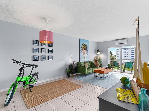 5th image of 720 Orton Avenue #403