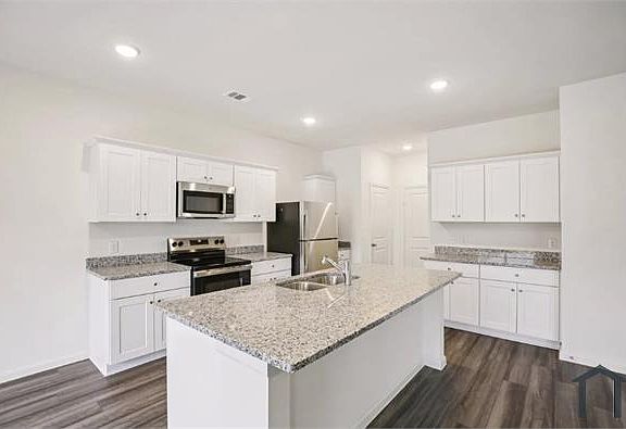 4th image of 5508 Hastings Ln