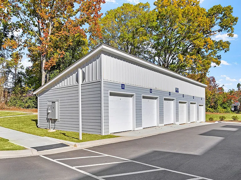 Album Matthews - Detached Garages