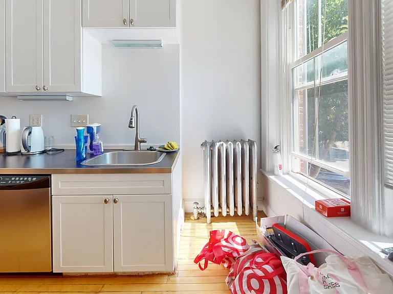 41 Laurel St #2 — Photo 6
