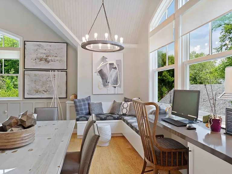 Built-in business center in the clubhouse