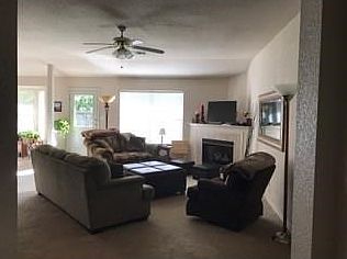 2nd image of 404 Sycamore Dr