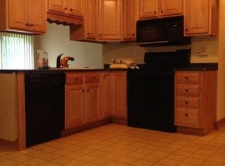 28090 Ridgebrook Rd, Farmington Hills, MI 48334