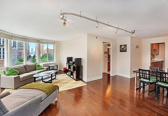 3rd image of 303 Greenwich St #7D
