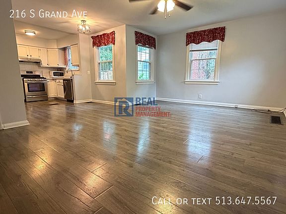 5th image of 216 S Grand Ave